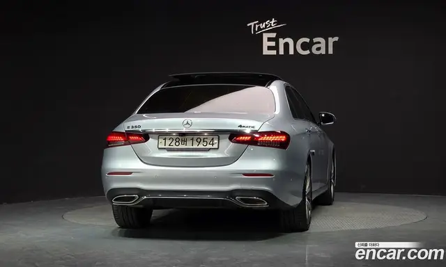 Mercedes-Benz E-Class 2021 2.0 автомат (гидро), миниатюра 4 Mercedes-Benz E-Class 2021 2.0 автомат (гидро), миниатюра 4