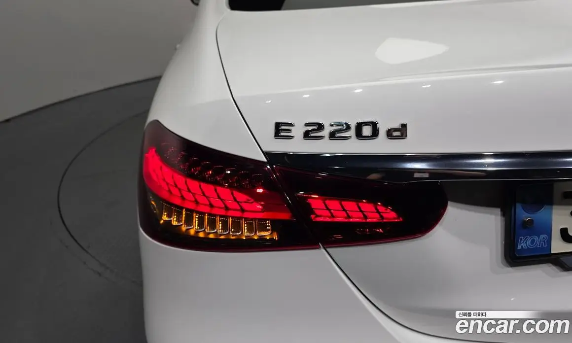 Mercedes-Benz E-Class 2021 1.9 автомат (гидро), фото 9 Mercedes-Benz E-Class 2021 1.9 автомат (гидро), фото 9