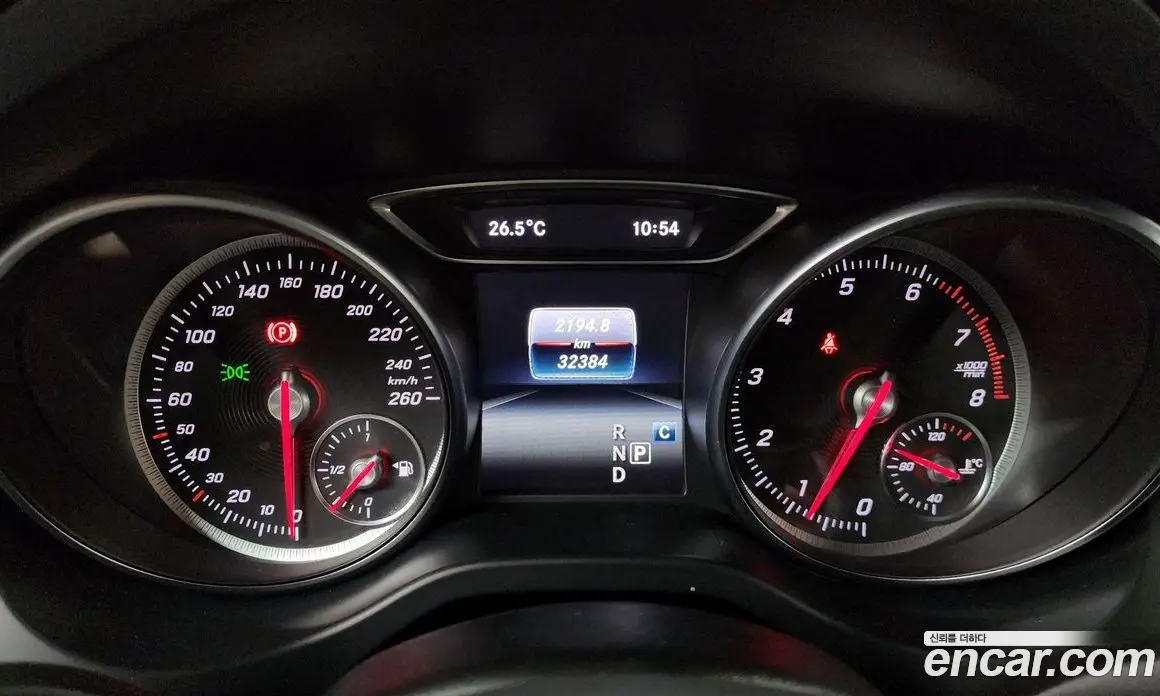 Mercedes-Benz GLA-Class 2018 2.0 автомат (гидро), фото 11 Mercedes-Benz GLA-Class 2018 2.0 автомат (гидро), фото 11