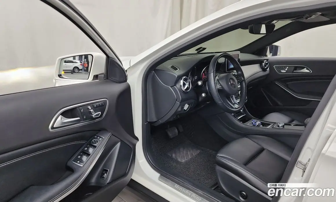 Mercedes-Benz GLA-Class 2018 2.0 автомат (гидро), фото 13 Mercedes-Benz GLA-Class 2018 2.0 автомат (гидро), фото 13
