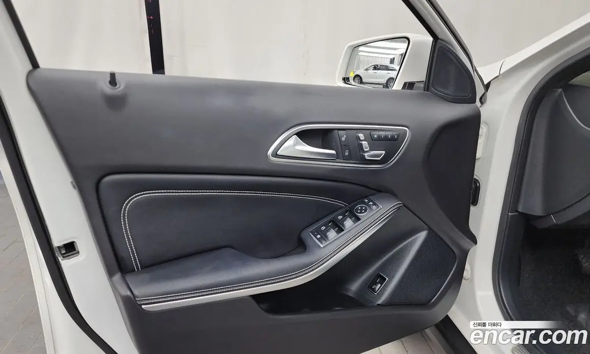 Mercedes-Benz GLA-Class 2018 2.0 автомат (гидро), фото 14 Mercedes-Benz GLA-Class 2018 2.0 автомат (гидро), фото 14