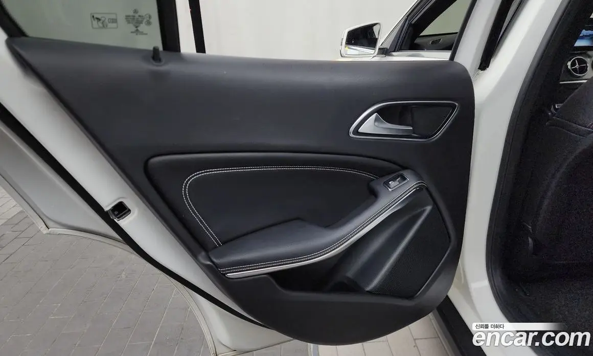 Mercedes-Benz GLA-Class 2018 2.0 автомат (гидро), фото 15 Mercedes-Benz GLA-Class 2018 2.0 автомат (гидро), фото 15
