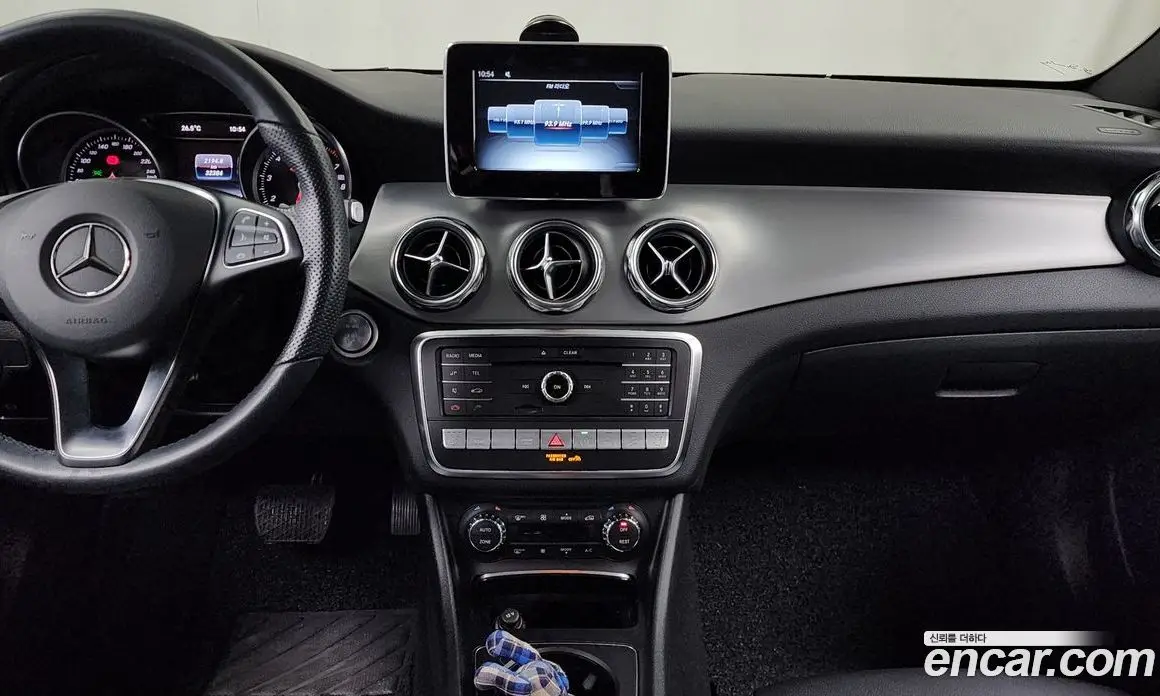 Mercedes-Benz GLA-Class 2018 2.0 автомат (гидро), фото 20 Mercedes-Benz GLA-Class 2018 2.0 автомат (гидро), фото 20