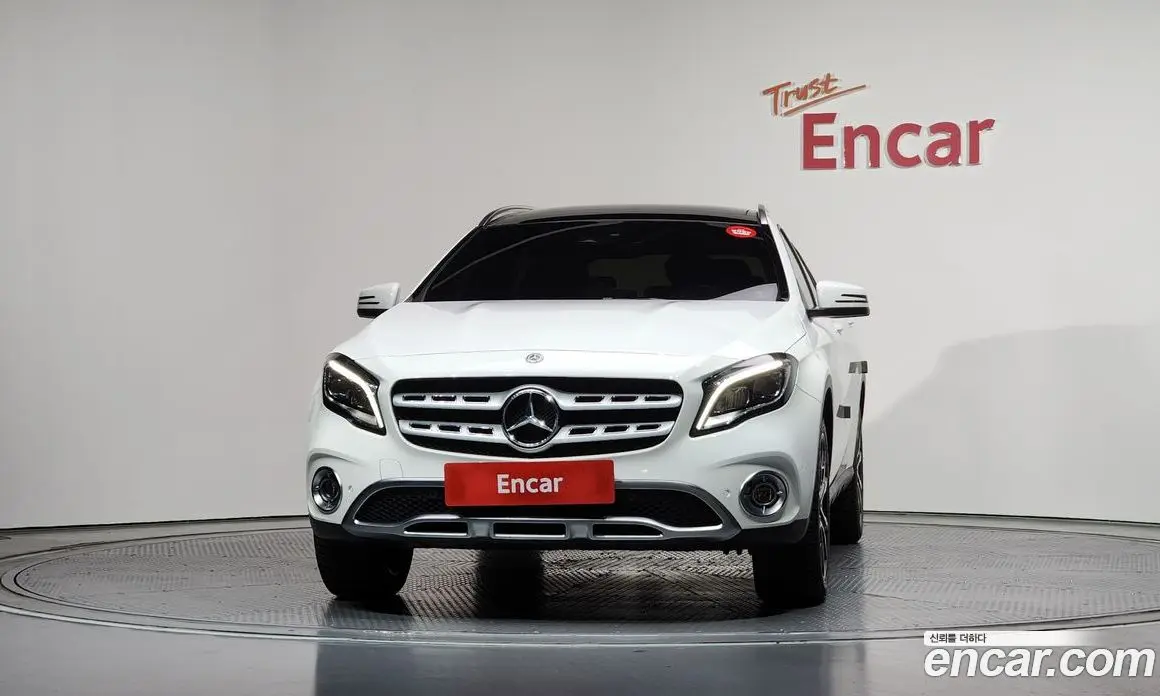 Mercedes-Benz GLA-Class 2018 2.0 автомат (гидро), фото 3 Mercedes-Benz GLA-Class 2018 2.0 автомат (гидро), фото 3