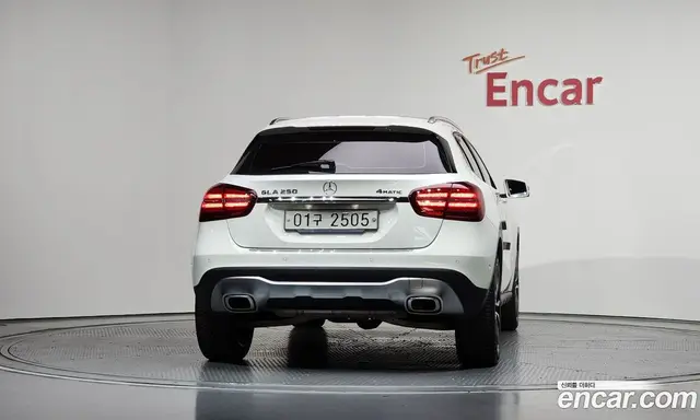 Mercedes-Benz GLA-Class 2018 2.0 автомат (гидро), миниатюра 4 Mercedes-Benz GLA-Class 2018 2.0 автомат (гидро), миниатюра 4