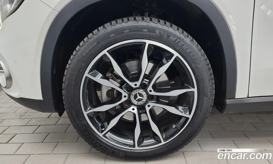 Mercedes-Benz GLA-Class 2018 2.0 автомат (гидро), фото 5 Mercedes-Benz GLA-Class 2018 2.0 автомат (гидро), фото 5