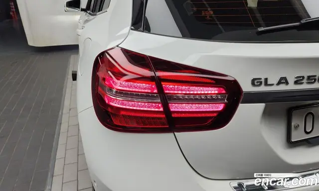 Mercedes-Benz GLA-Class 2018 2.0 автомат (гидро), миниатюра 9 Mercedes-Benz GLA-Class 2018 2.0 автомат (гидро), миниатюра 9
