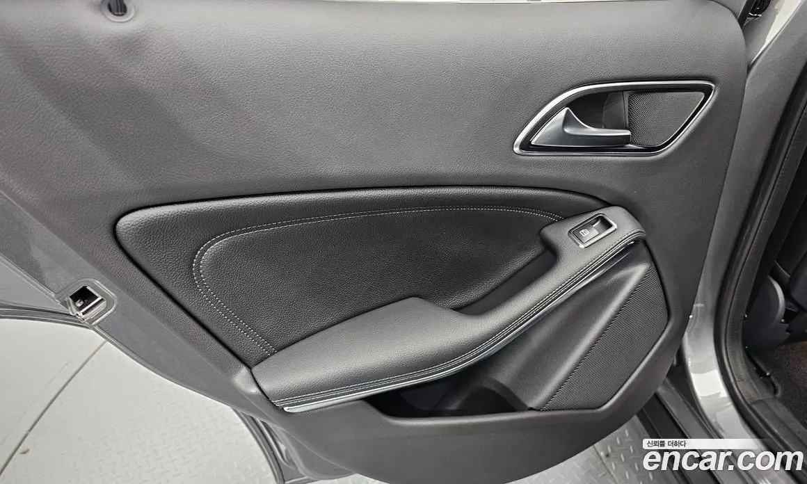 Mercedes-Benz GLA-Class 2018 2.0 автомат (гидро), фото 14