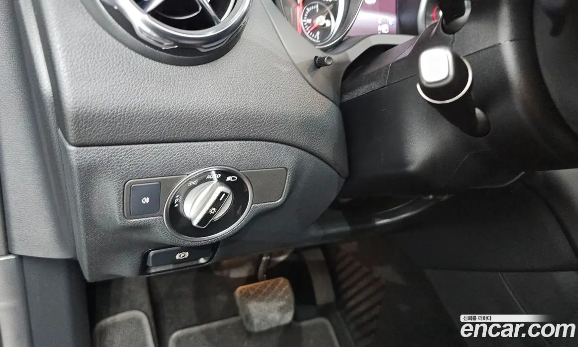Mercedes-Benz GLA-Class 2018 2.0 автомат (гидро), фото 19