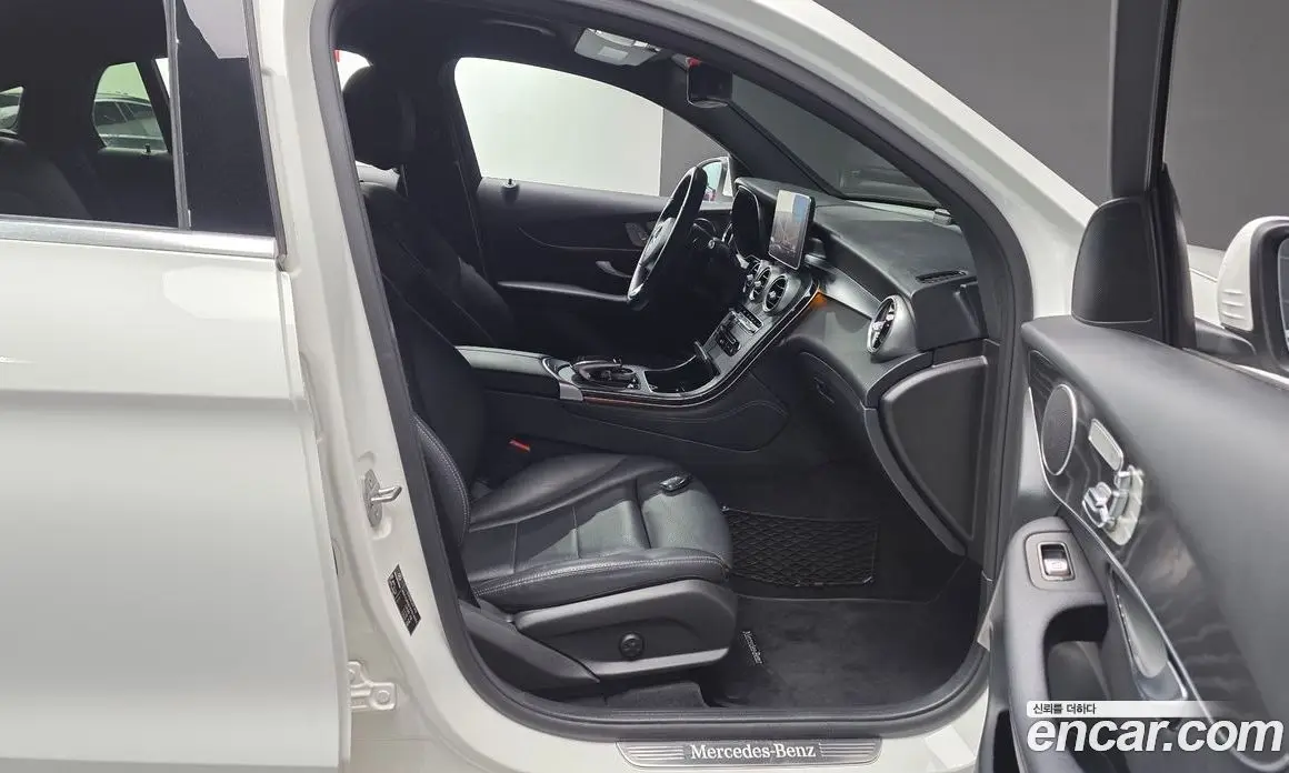 Mercedes-Benz GLC-Class 2019 2.0 автомат (гидро), фото 16 Mercedes-Benz GLC-Class 2019 2.0 автомат (гидро), фото 16