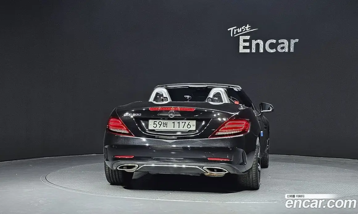 Mercedes-Benz SLC-Class 2018 2.0 автомат (гидро), фото 4 Mercedes-Benz SLC-Class 2018 2.0 автомат (гидро), фото 4