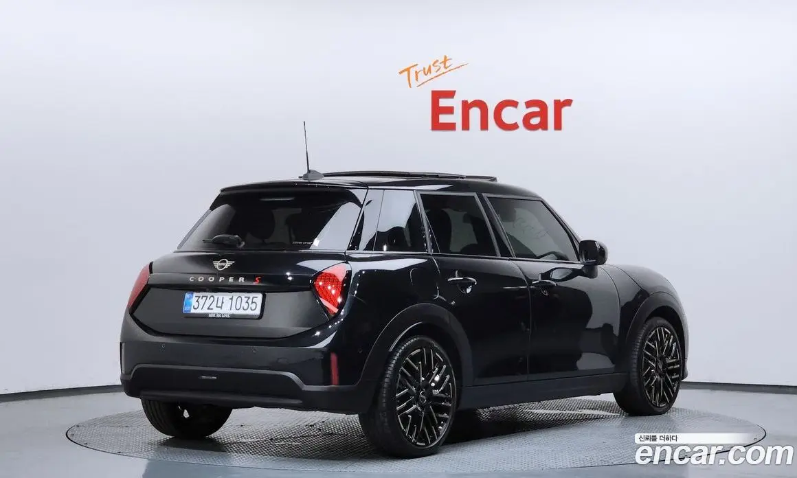 Mini Cooper 2025 2.0 автомат (гидро), фото 2 Mini Cooper 2025 2.0 автомат (гидро), фото 2