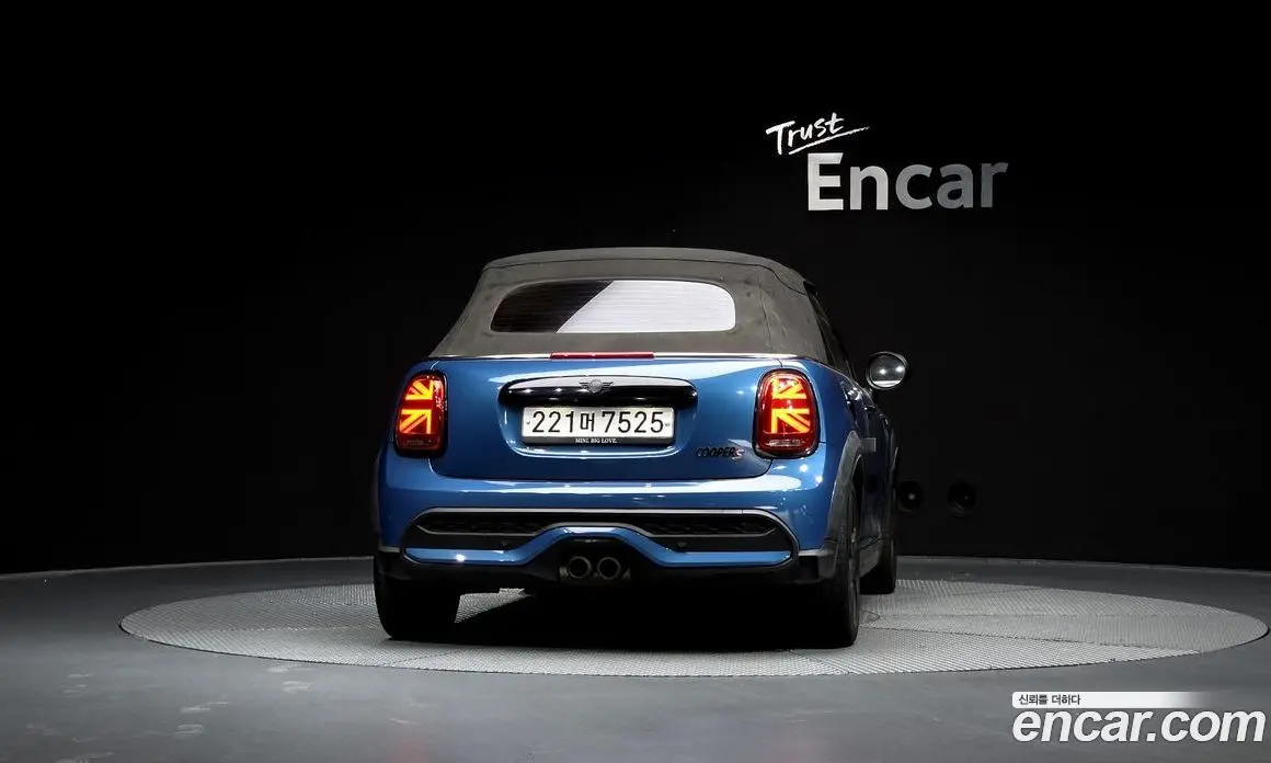Mini Cooper Convertible 2022 2.0 автомат (гидро), фото 4 Mini Cooper Convertible 2022 2.0 автомат (гидро), фото 4