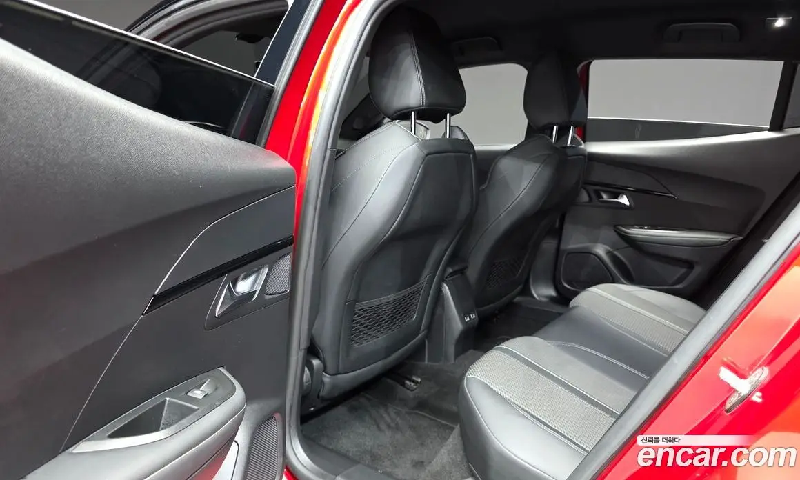 Peugeot 2008 2022 1.5 автомат (гидро), фото 17