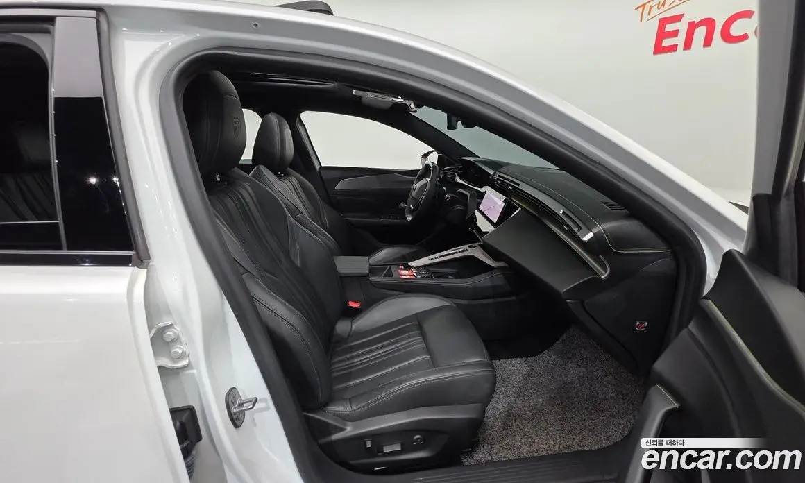 Peugeot 408 2023 1.2 автомат (гидро), фото 13 Peugeot 408 2023 1.2 автомат (гидро), фото 13