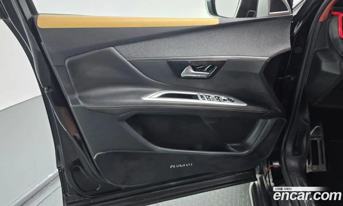 Peugeot 5008 2018 1.6 автомат (гидро), фото 13