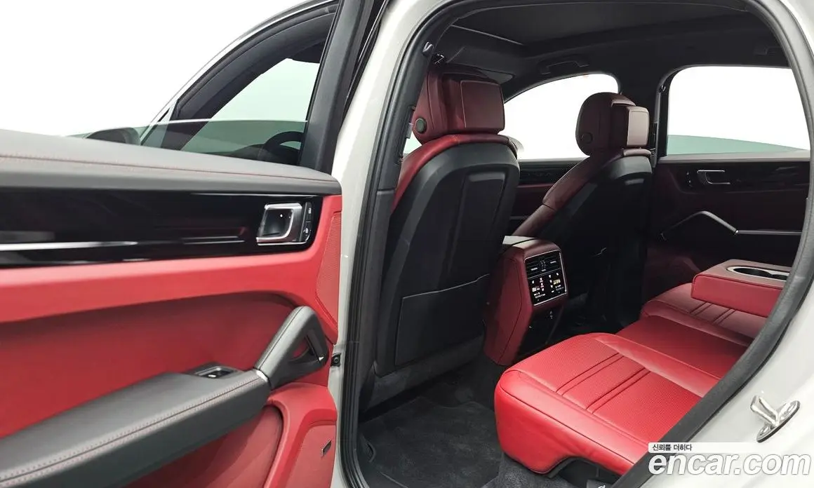Porsche Cayenne 2023 3.0 автомат (гидро), фото 15