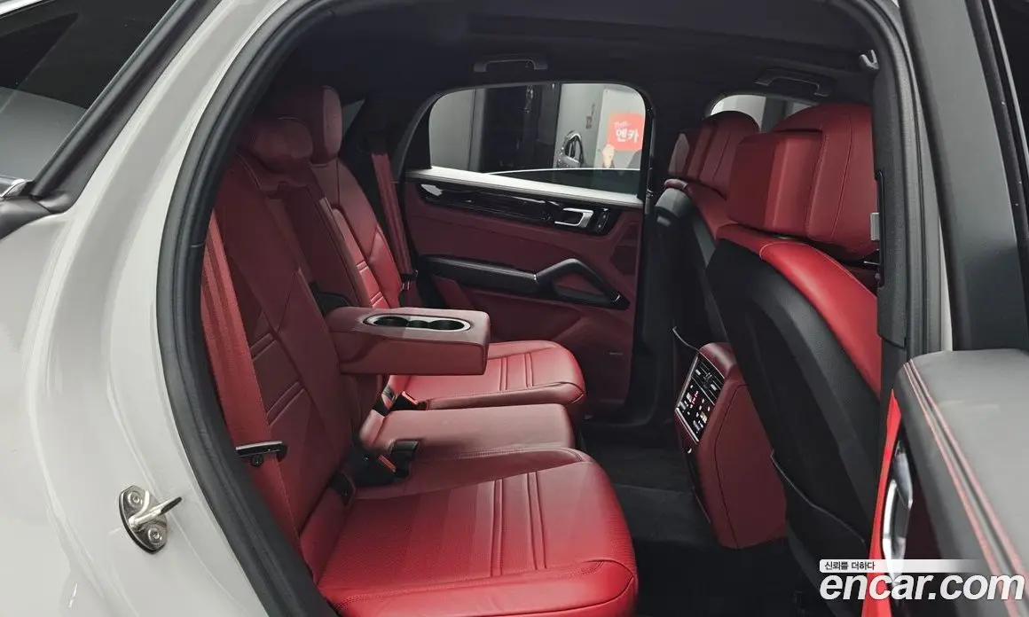 Porsche Cayenne 2023 3.0 автомат (гидро), фото 17