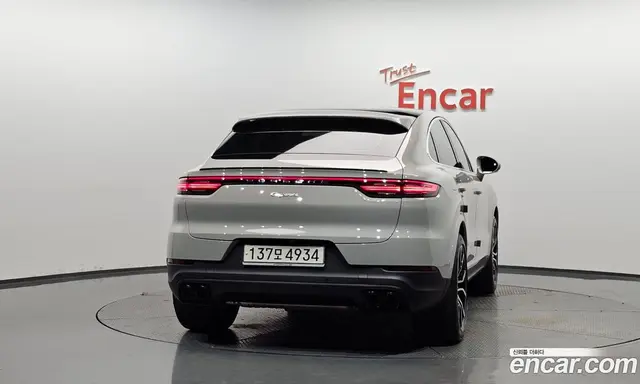 Porsche Cayenne 2023 3.0 автомат (гидро), миниатюра 3