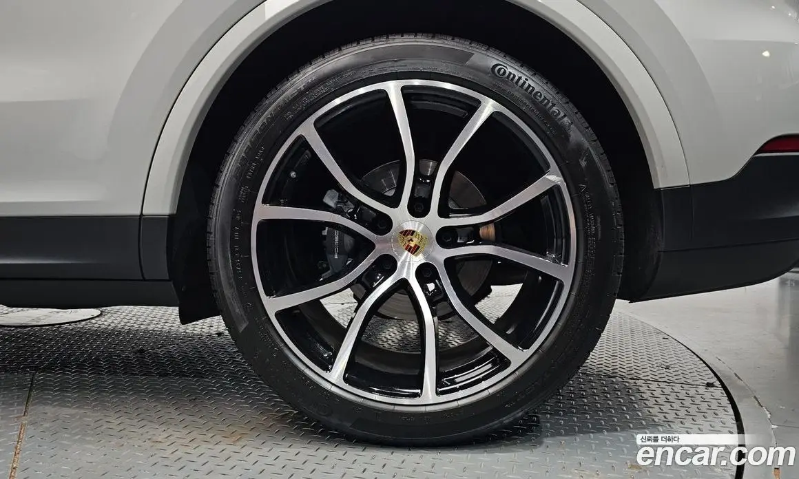 Porsche Cayenne 2023 3.0 автомат (гидро), фото 6
