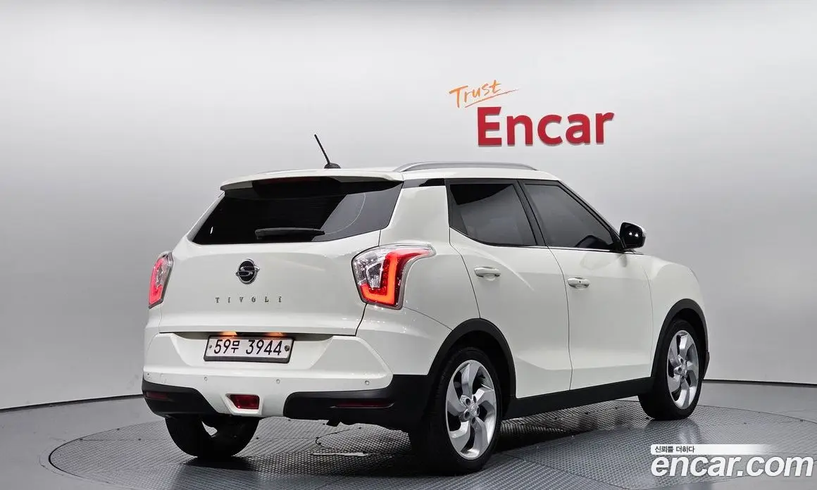 SsangYong TIBOLI 2015 1.6 автомат (гидро), фото 2 SsangYong TIBOLI 2015 1.6 автомат (гидро), фото 2