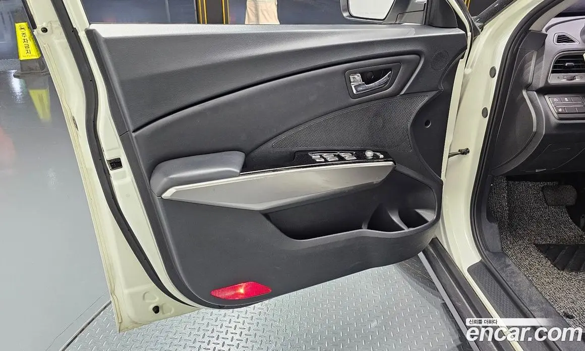 SsangYong TIBOLI 2015 1.6 автомат (гидро), фото 14 SsangYong TIBOLI 2015 1.6 автомат (гидро), фото 14