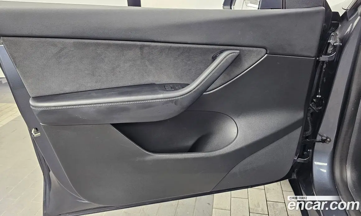 Tesla Model Y 2022 0.2 автомат (гидро), фото 14
