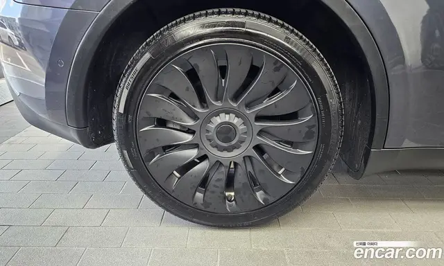Tesla Model Y 2022 0.2 автомат (гидро), миниатюра 5