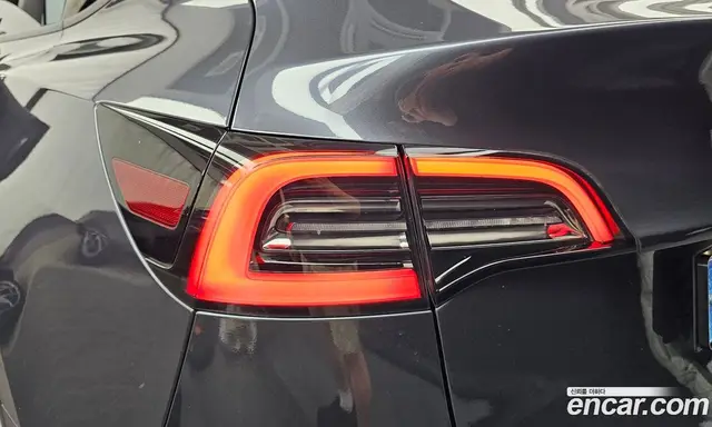 Tesla Model Y 2022 0.2 автомат (гидро), миниатюра 9