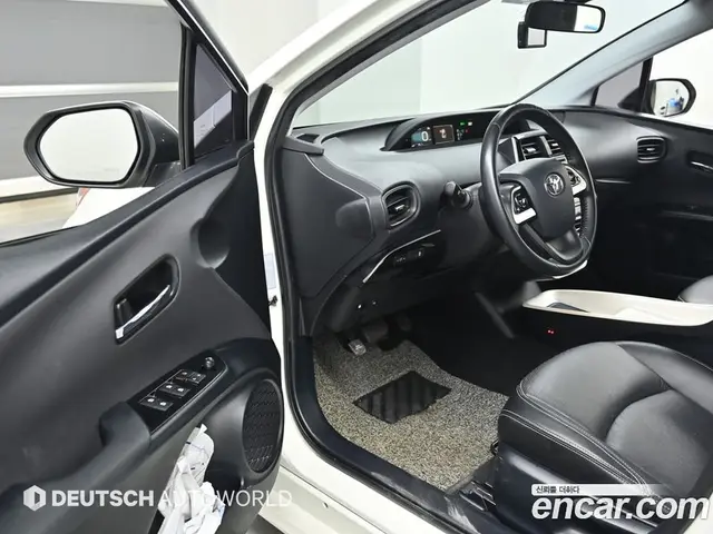 Toyota Prius 2016 1.8 автомат (гидро), миниатюра 11 Toyota Prius 2016 1.8 автомат (гидро), миниатюра 11