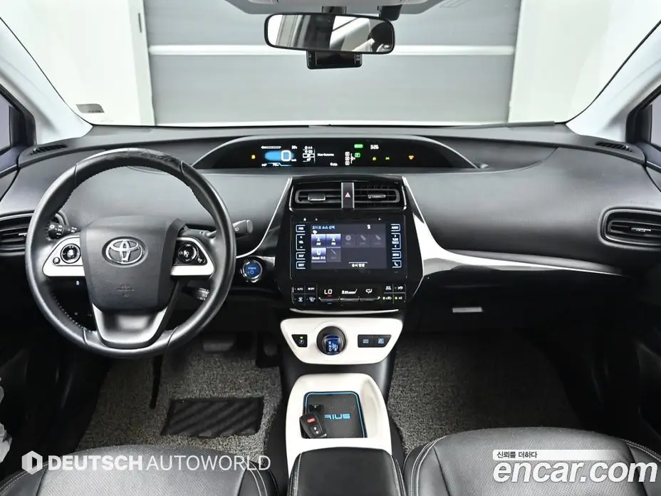 Toyota Prius 2016 1.8 автомат (гидро), фото 7 Toyota Prius 2016 1.8 автомат (гидро), фото 7
