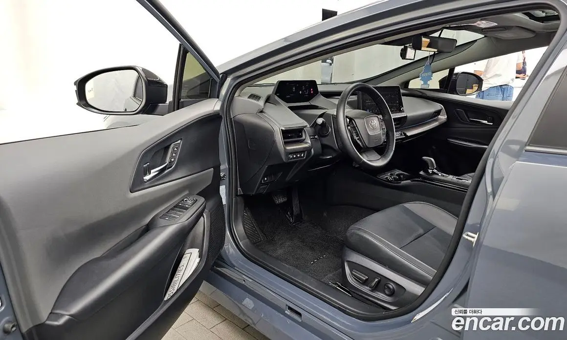Toyota Prius 2024 2.0 автомат (гидро), фото 13