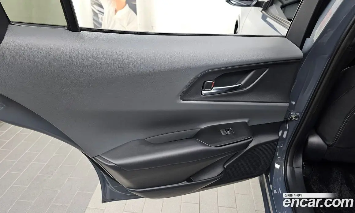 Toyota Prius 2024 2.0 автомат (гидро), фото 15