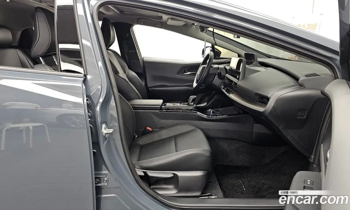 Toyota Prius 2024 2.0 автомат (гидро), фото 17