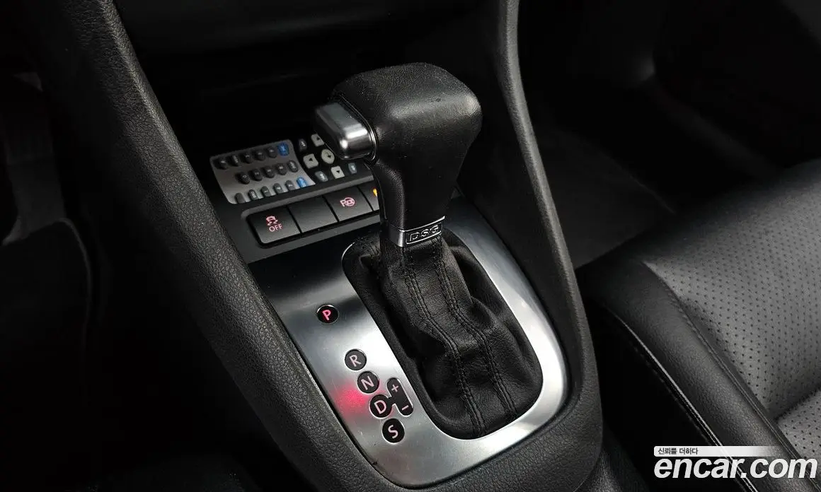 Volkswagen Golf 2011 2.0 автомат (гидро), фото 11