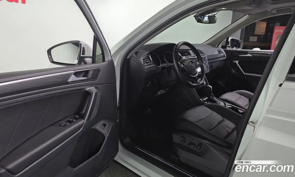 Volkswagen Tiguan 2020 2.0 автомат (гидро), фото 13