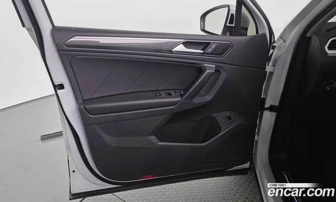 Volkswagen Tiguan 2020 2.0 автомат (гидро), фото 14