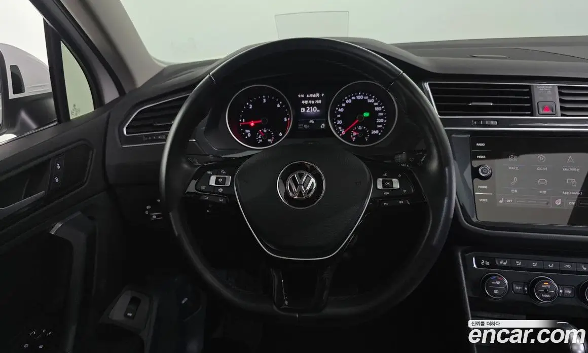 Volkswagen Tiguan 2020 2.0 автомат (гидро), фото 19
