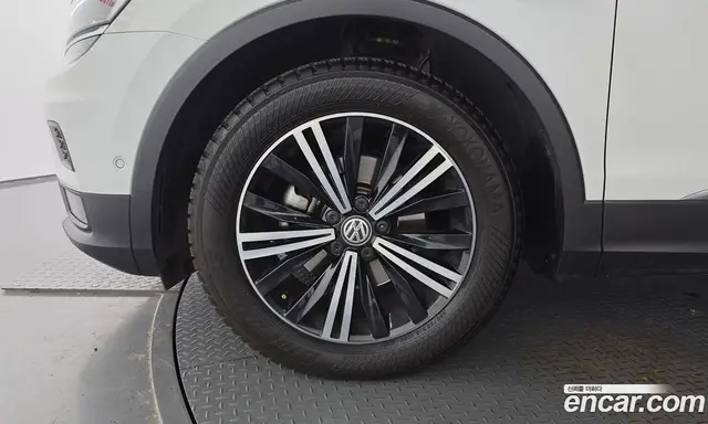 Volkswagen Tiguan 2020 2.0 автомат (гидро), миниатюра 5