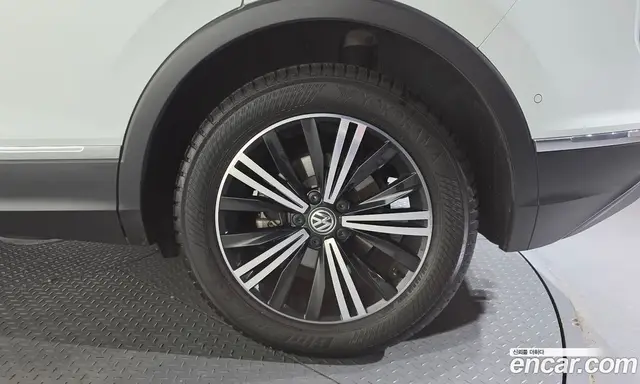Volkswagen Tiguan 2020 2.0 автомат (гидро), миниатюра 7