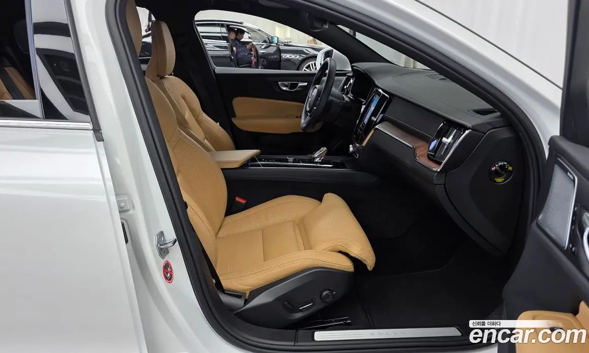 Volvo S60 2021 2.0 автомат (гидро), фото 17