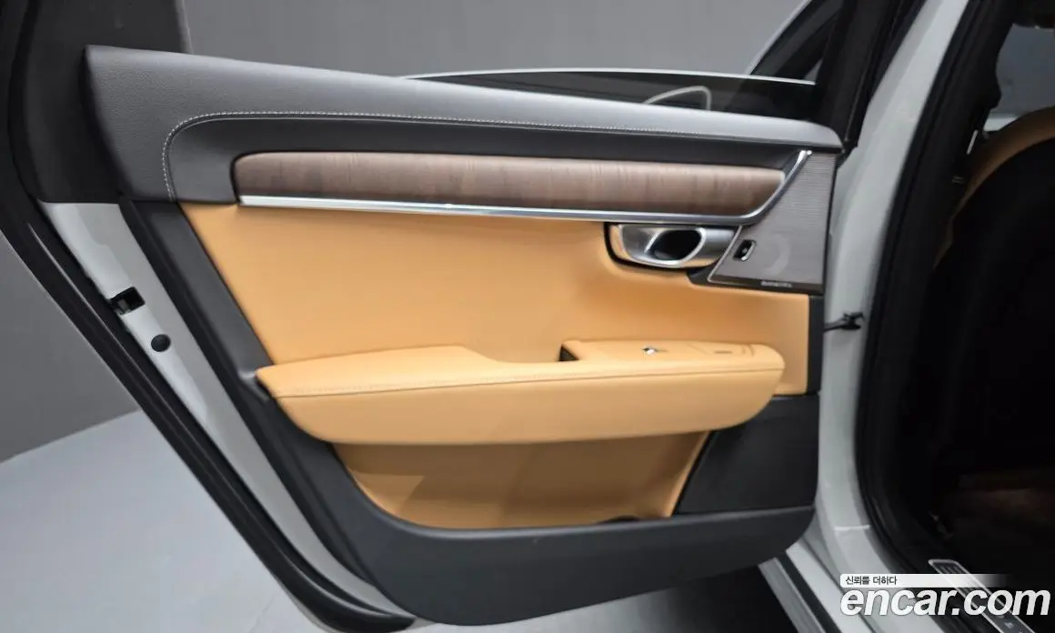 Volvo S90 2023 2.0 автомат (гидро), фото 15 Volvo S90 2023 2.0 автомат (гидро), фото 15