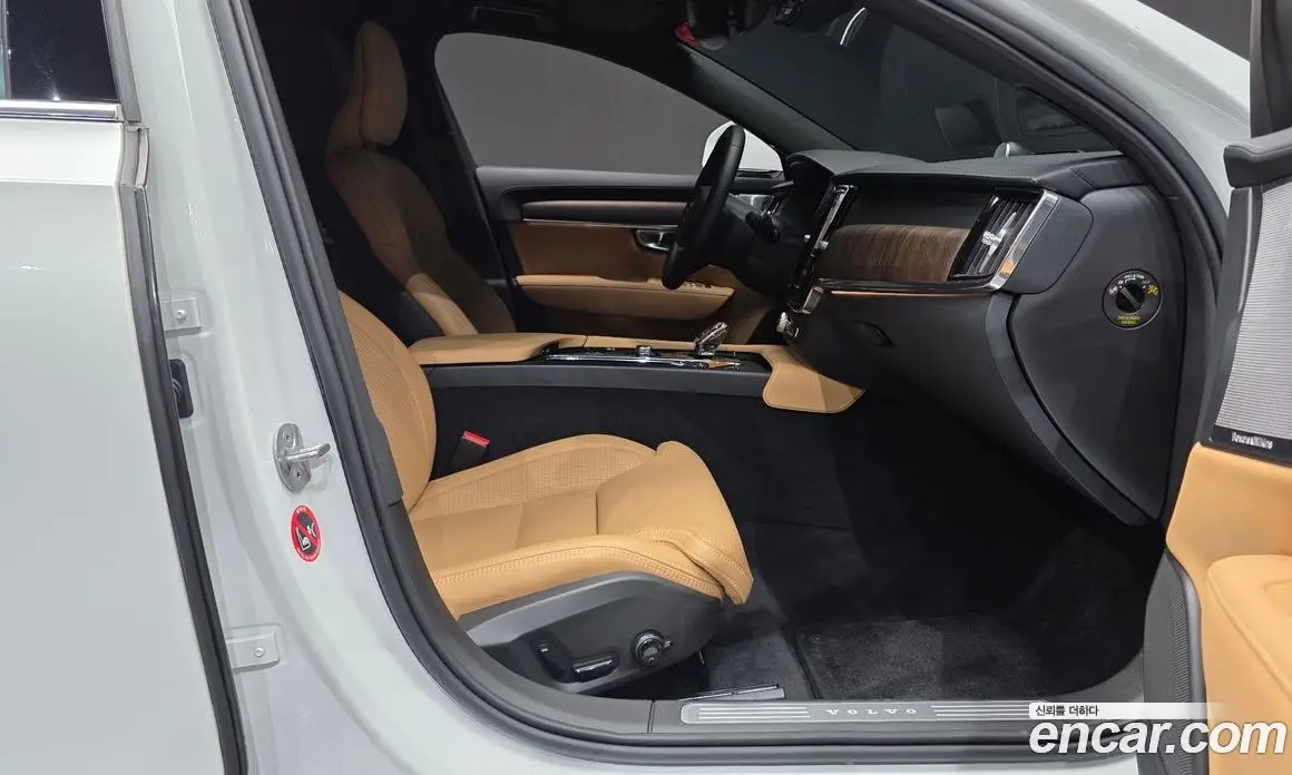 Volvo S90 2023 2.0 автомат (гидро), фото 16 Volvo S90 2023 2.0 автомат (гидро), фото 16
