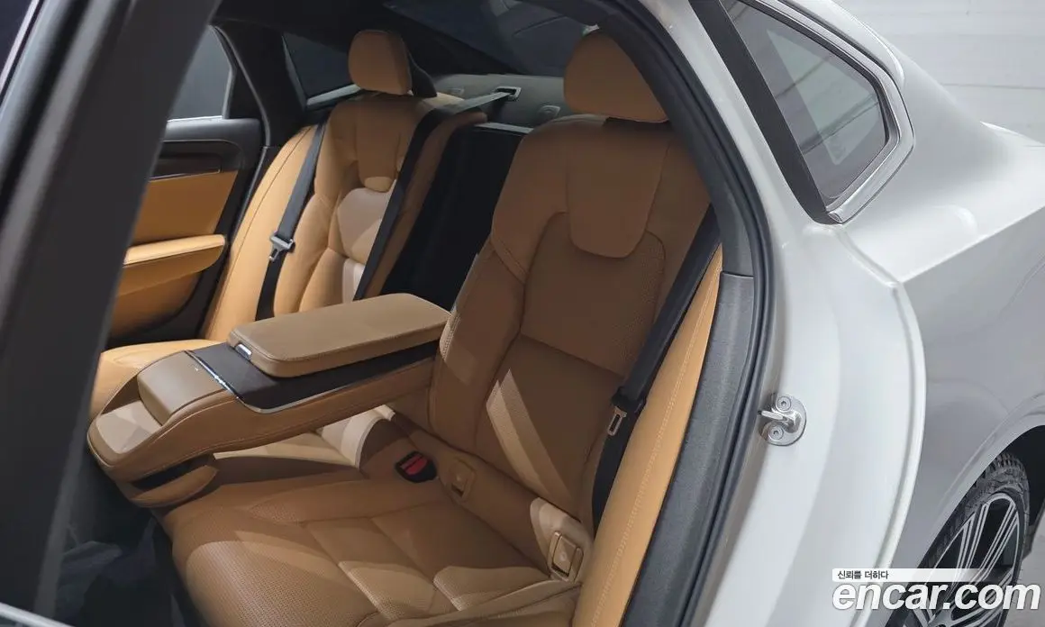 Volvo S90 2023 2.0 автомат (гидро), фото 18 Volvo S90 2023 2.0 автомат (гидро), фото 18