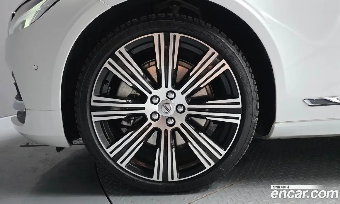 Volvo S90 2023 2.0 автомат (гидро), фото 5 Volvo S90 2023 2.0 автомат (гидро), фото 5