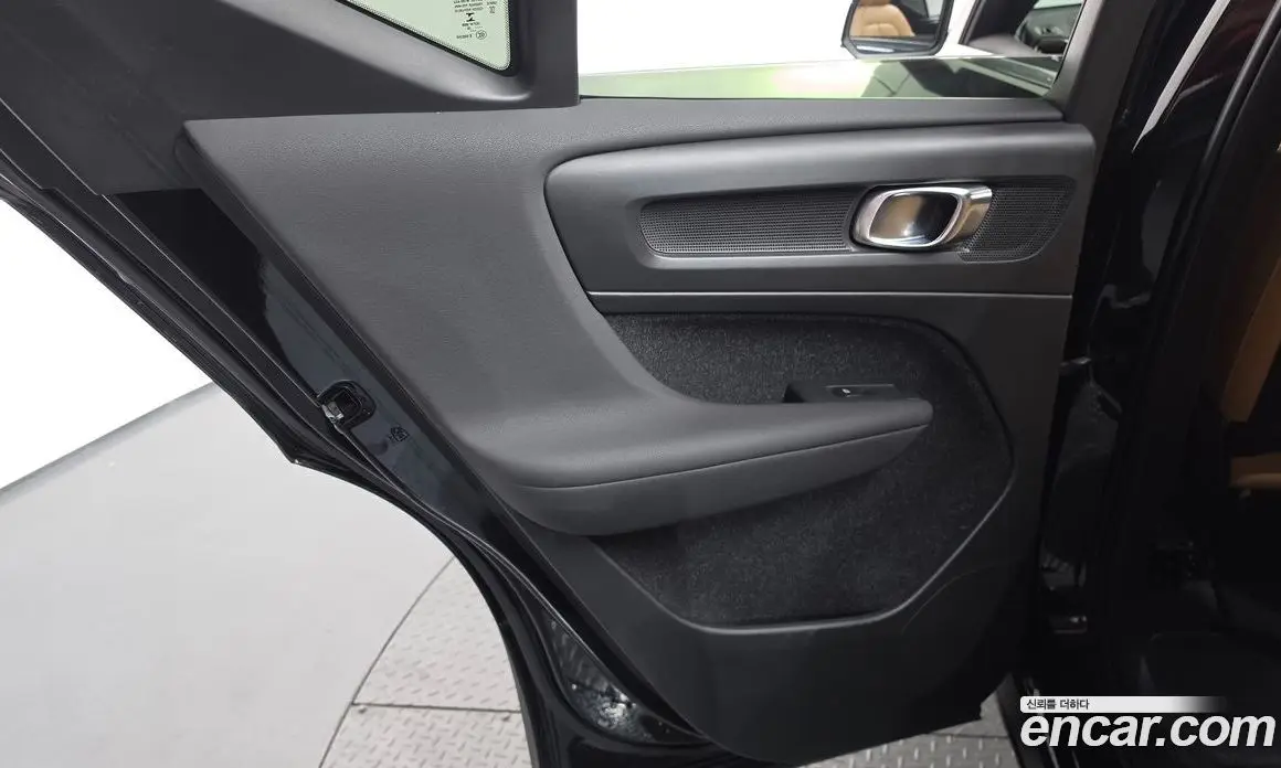 Volvo XC40 2020 2.0 автомат (гидро), фото 15 Volvo XC40 2020 2.0 автомат (гидро), фото 15