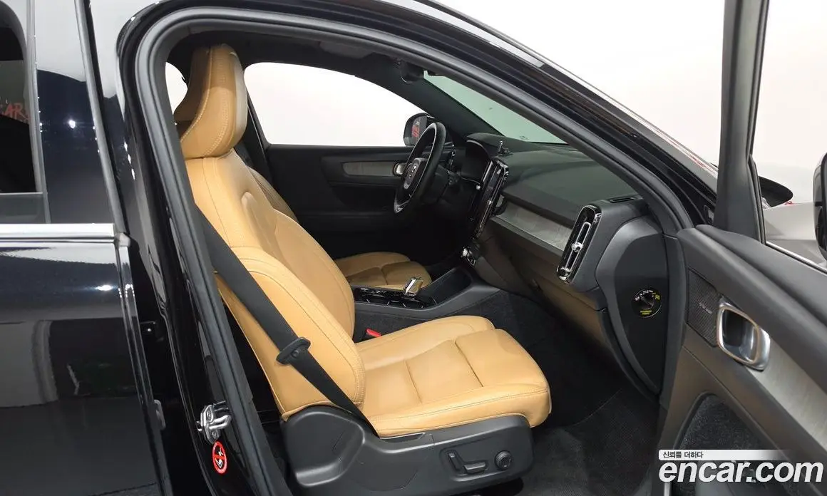 Volvo XC40 2020 2.0 автомат (гидро), фото 16 Volvo XC40 2020 2.0 автомат (гидро), фото 16
