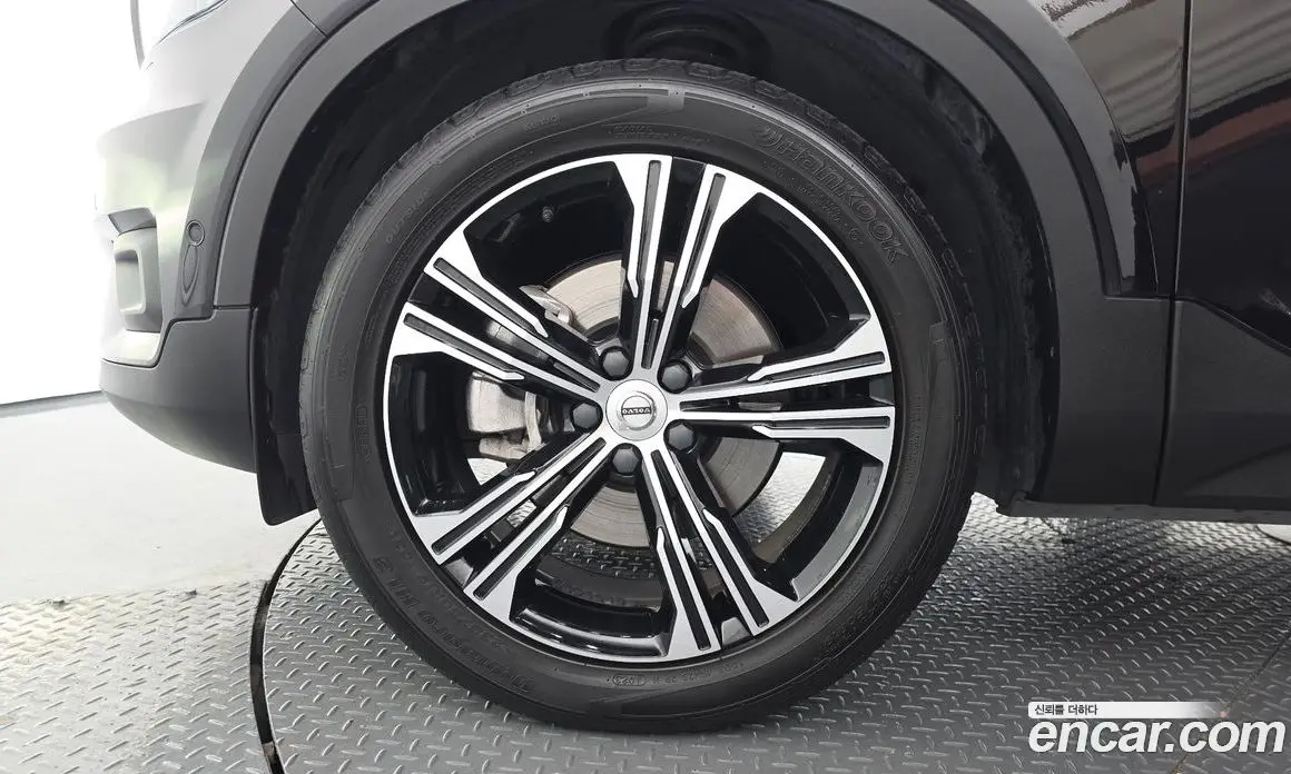 Volvo XC40 2020 2.0 автомат (гидро), фото 5 Volvo XC40 2020 2.0 автомат (гидро), фото 5