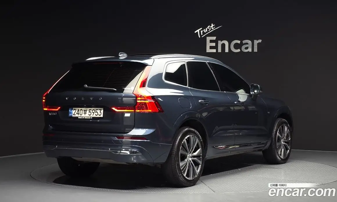 Volvo XC60 2022 2.0 автомат (гидро), фото 2 Volvo XC60 2022 2.0 автомат (гидро), фото 2