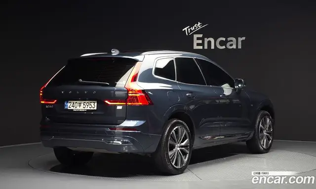 Volvo XC60 2022 2.0 автомат (гидро), миниатюра 2 Volvo XC60 2022 2.0 автомат (гидро), миниатюра 2
